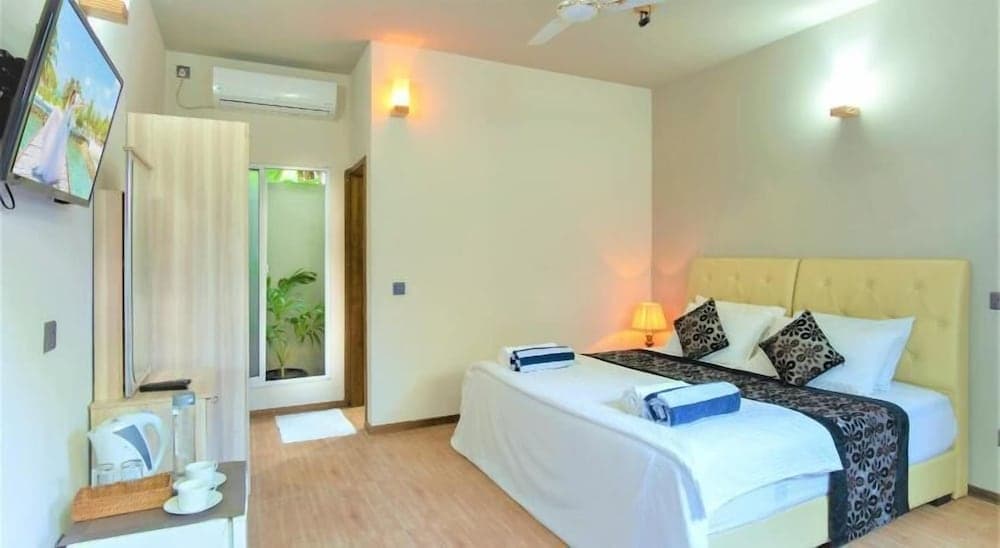 Moro Ukulhas - View 2