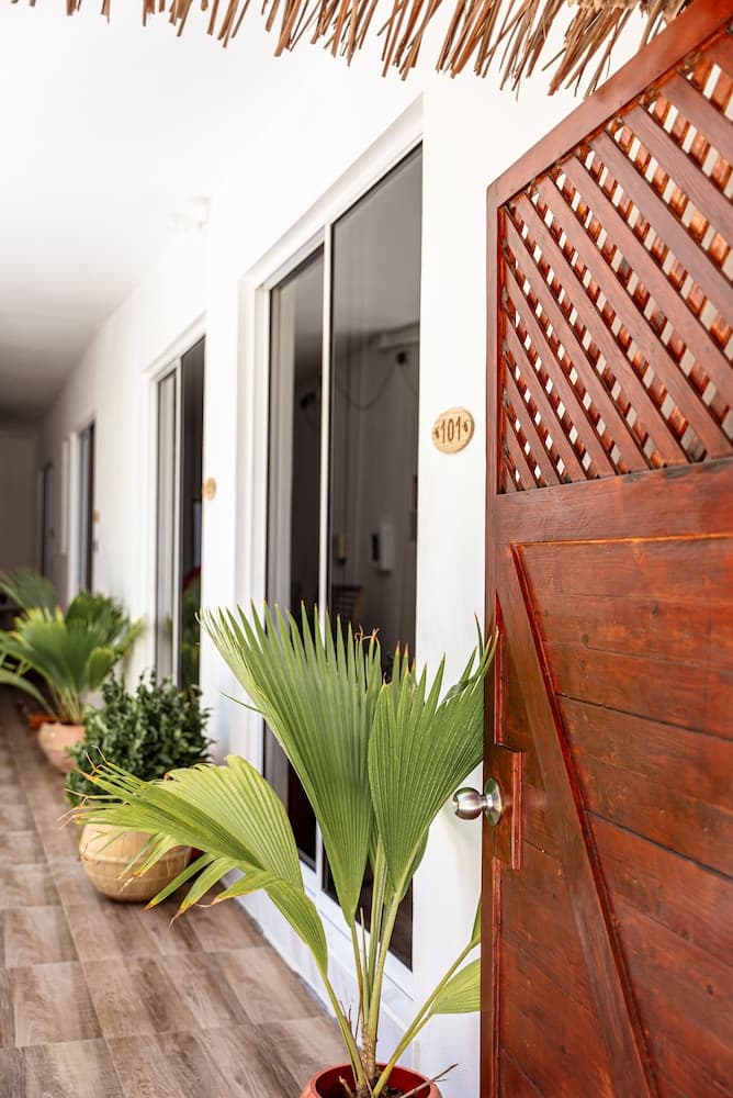 Holiday Crib - View 1