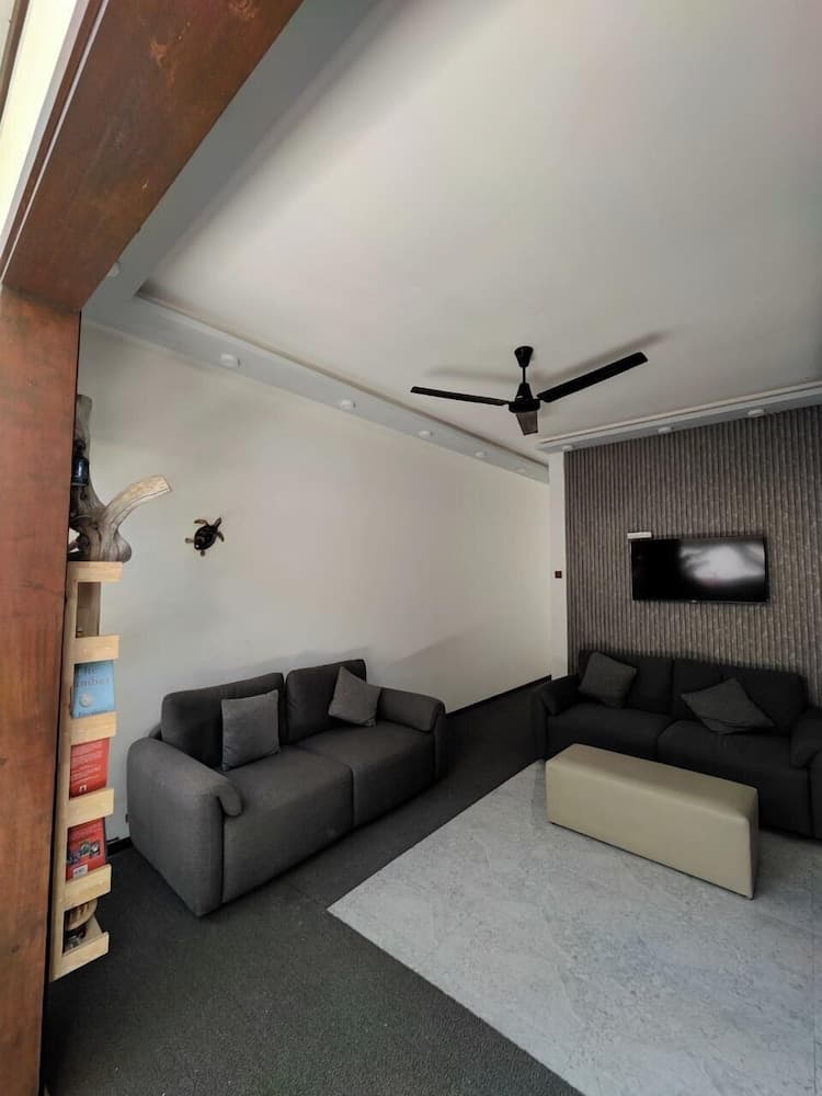 Seascape Retreats Dhigurah - View 11