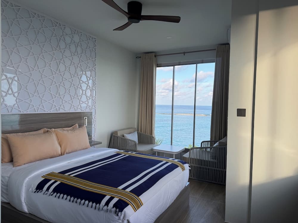 Avyanna Gulhi Beach - View 37