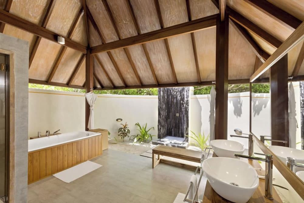 Dhigufaru Island Resort - View 8