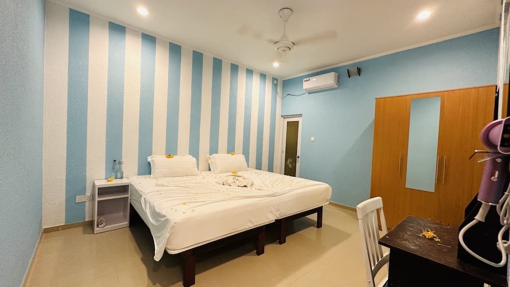 Midsummer Thulusdhoo - View 9