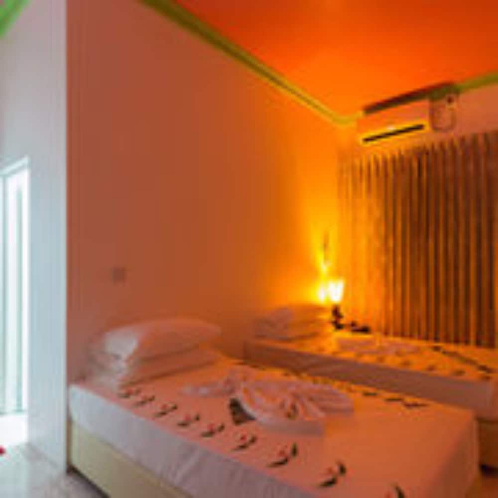 Feridhoo Inn - View 10
