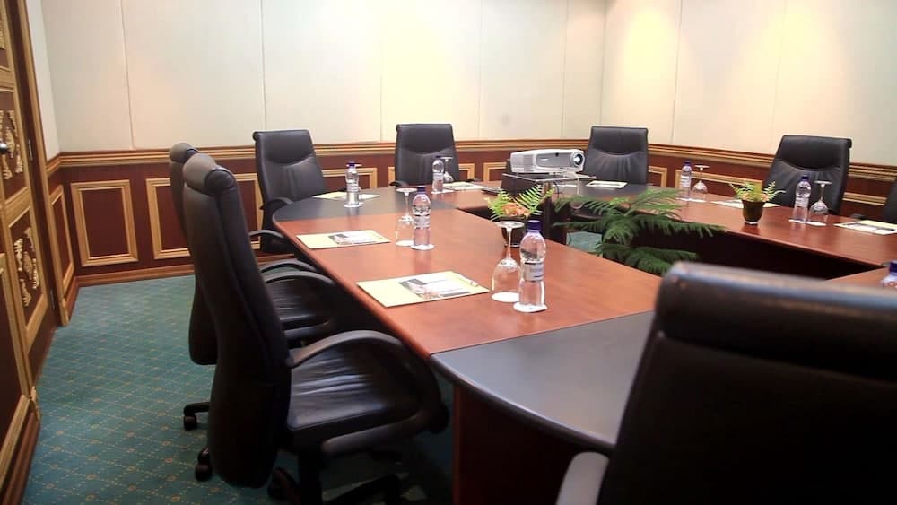 Hulhule Island Hotel - View 68