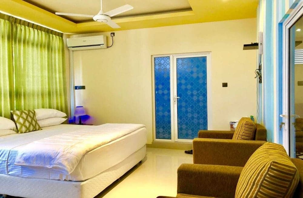 Contento Retreat - View 6