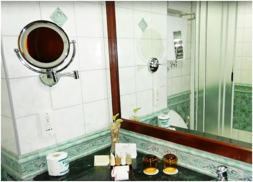 Hulhule Island Hotel - View 2