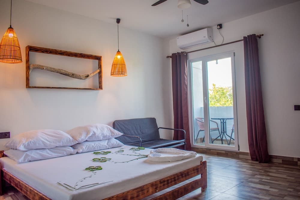 Dhiffushi Inn - View 6