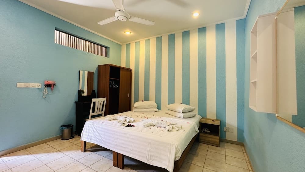 Midsummer Thulusdhoo - View 13