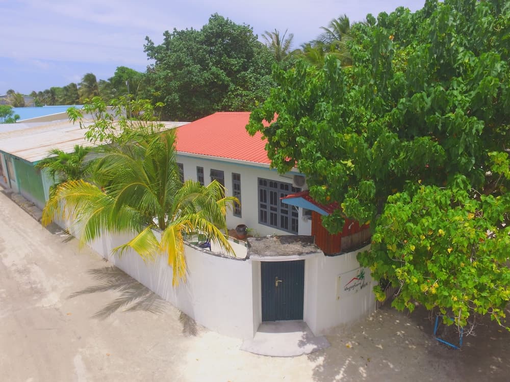 Ungoofaar Inn - View 3