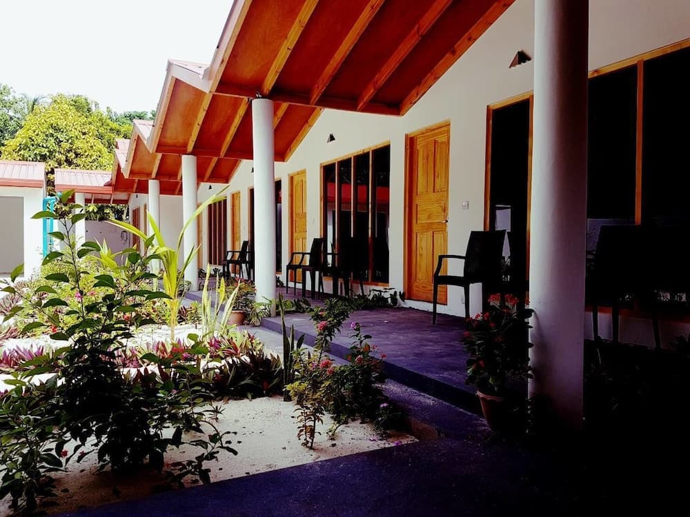 Thoddoo Beach Holiday Inn - View 24