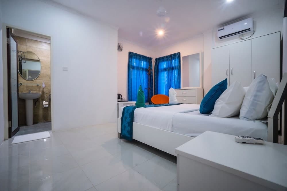 Palm Lodge - View 20