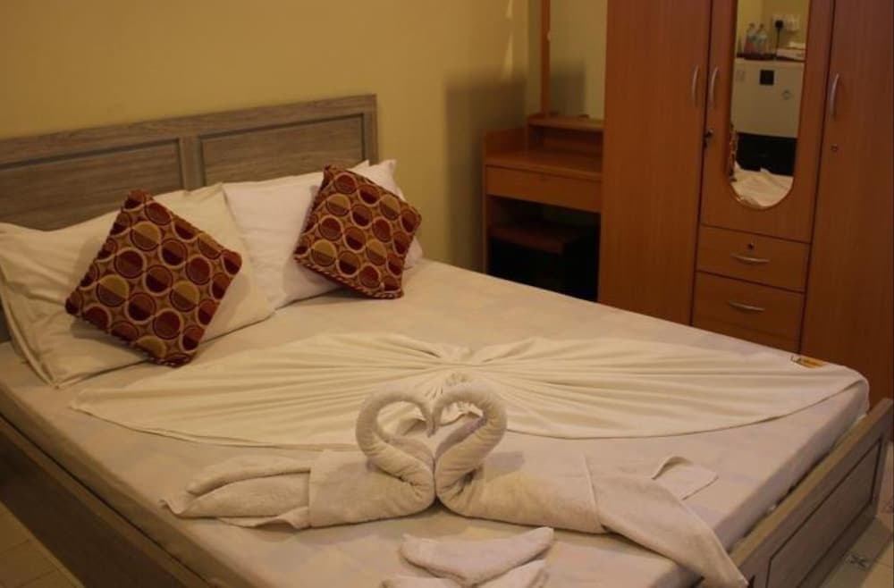 Holiday Lodge - View 3