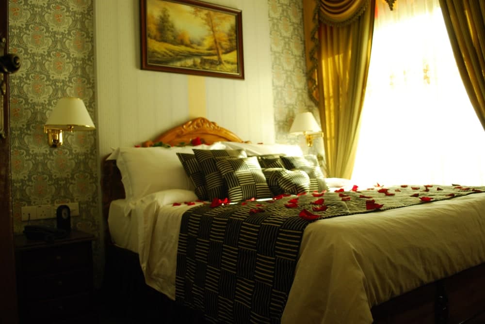 Loona Hotel - View 10