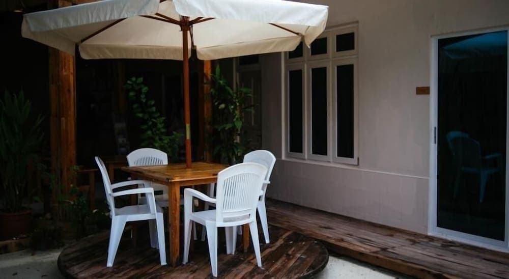 Holiday Lodge - View 19