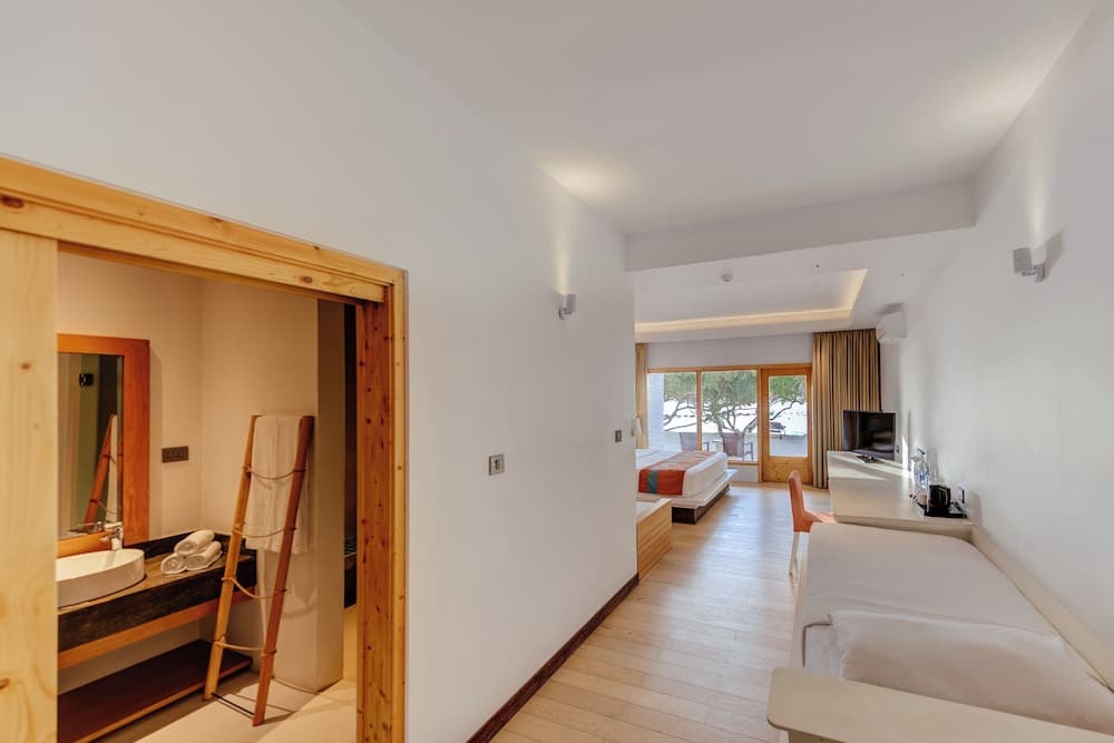 Cinnamon Dhonveli Maldives - View 27