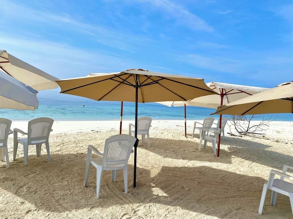 Island Pavilion Maldives - View 18