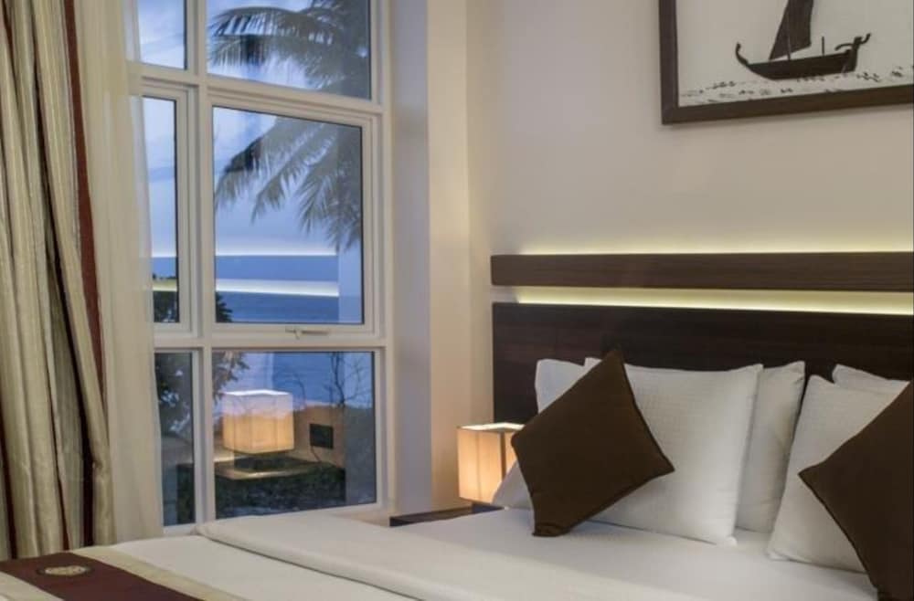 Whiteharp Beach Inn - View 11