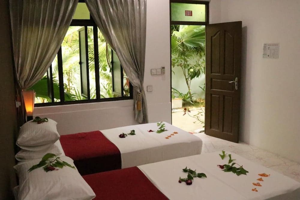 Feridhoo Inn - View 13