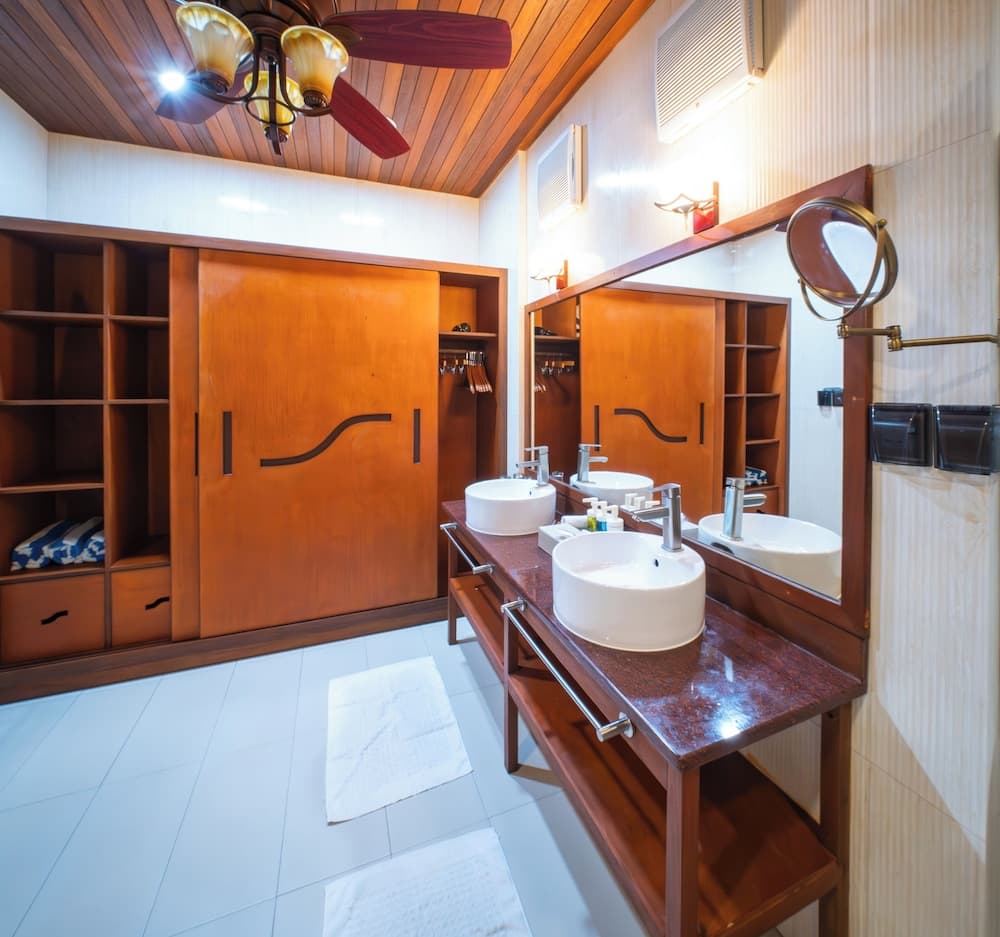 Araamu Hotels Maldives - View 90