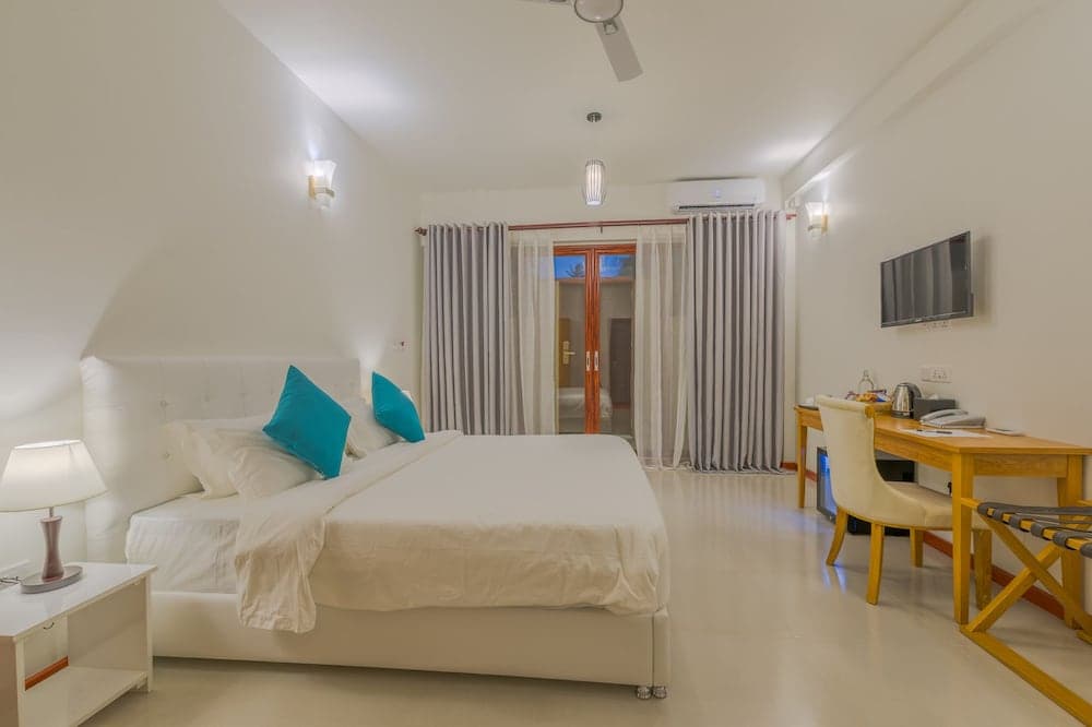 White Sand Dhigurah - View 11
