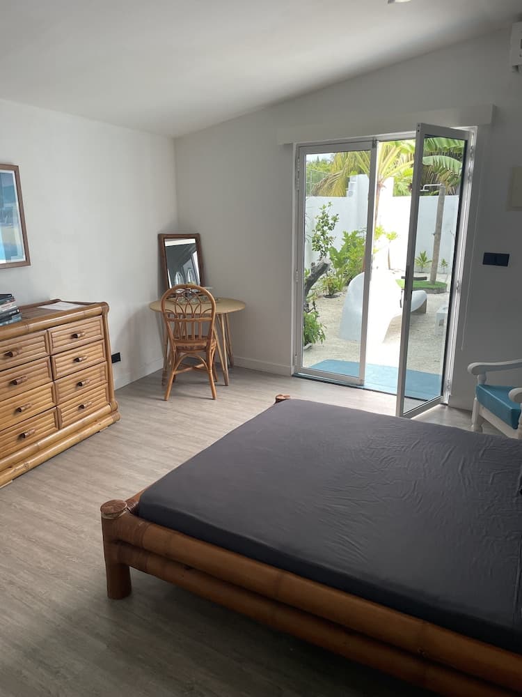 EQ Surf Retreat - View 15