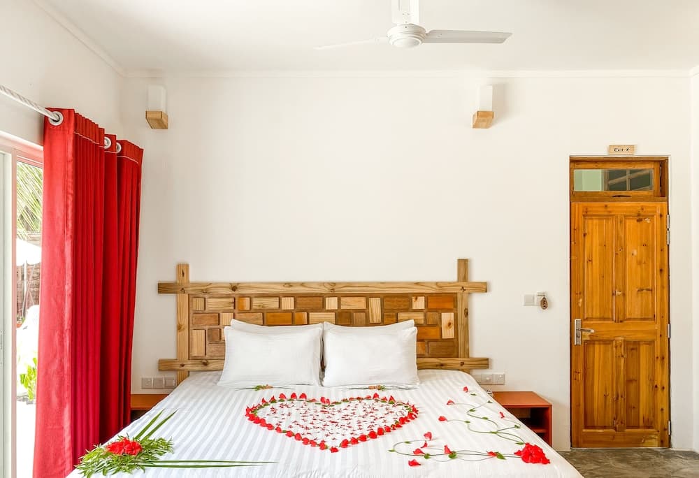 Shallow Lagoon Rasdhoo - View 28