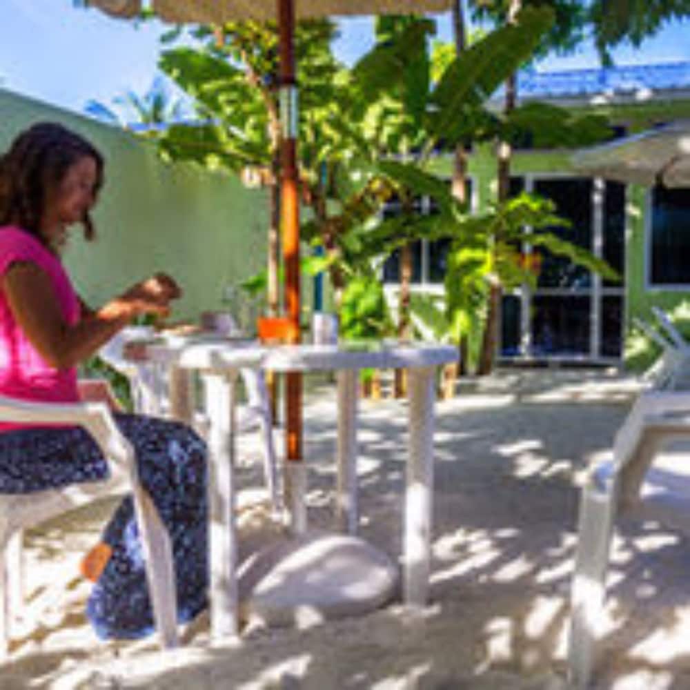 Feridhoo Inn - View 22