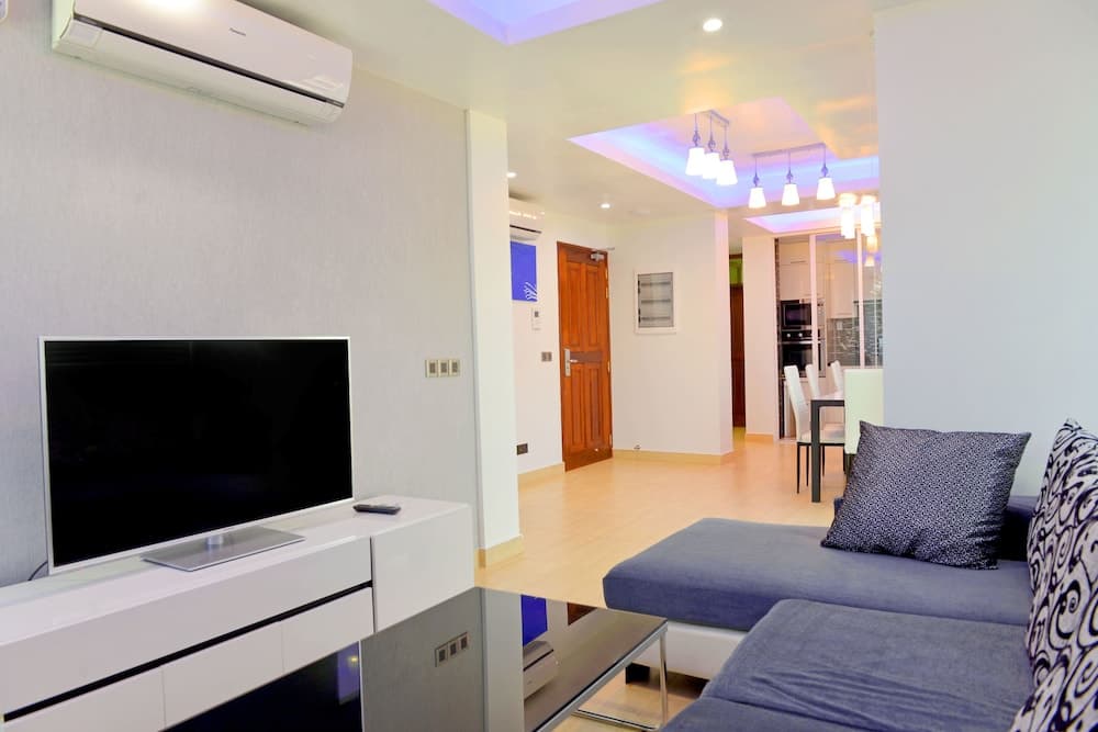 Airport Beach Hotel - View 10