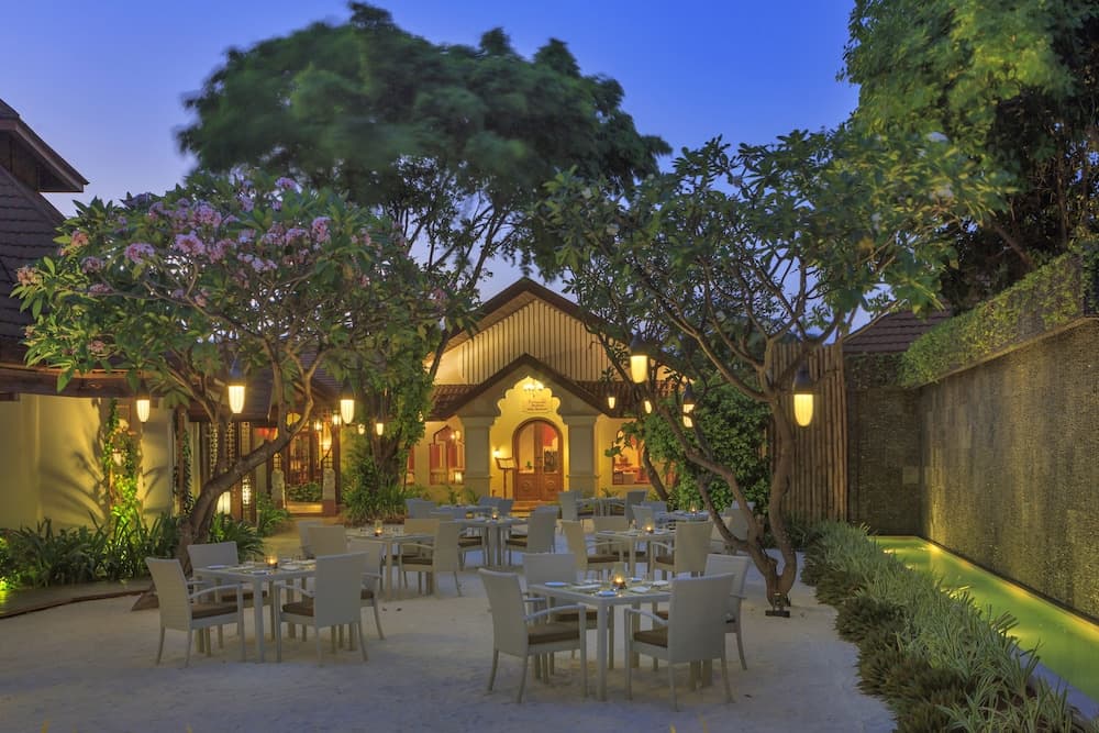 Kurumba Maldives - View 100