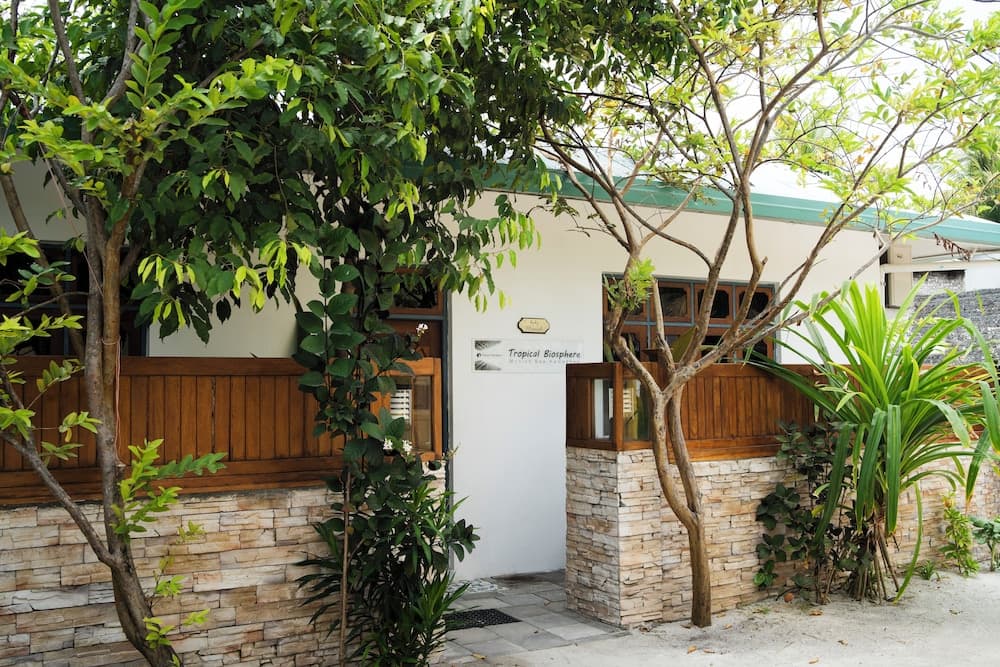 Biosphere by Hawks Hotels Kamadhoo Baa Atoll - View 10