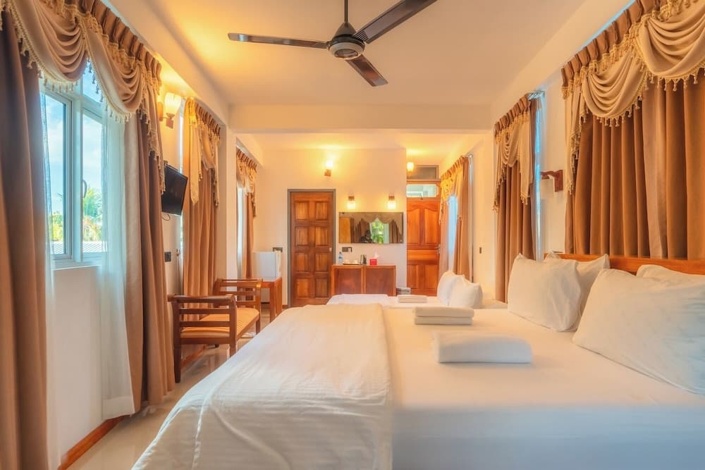 Biosphere by Hawks Hotels Kamadhoo Baa Atoll - View 2