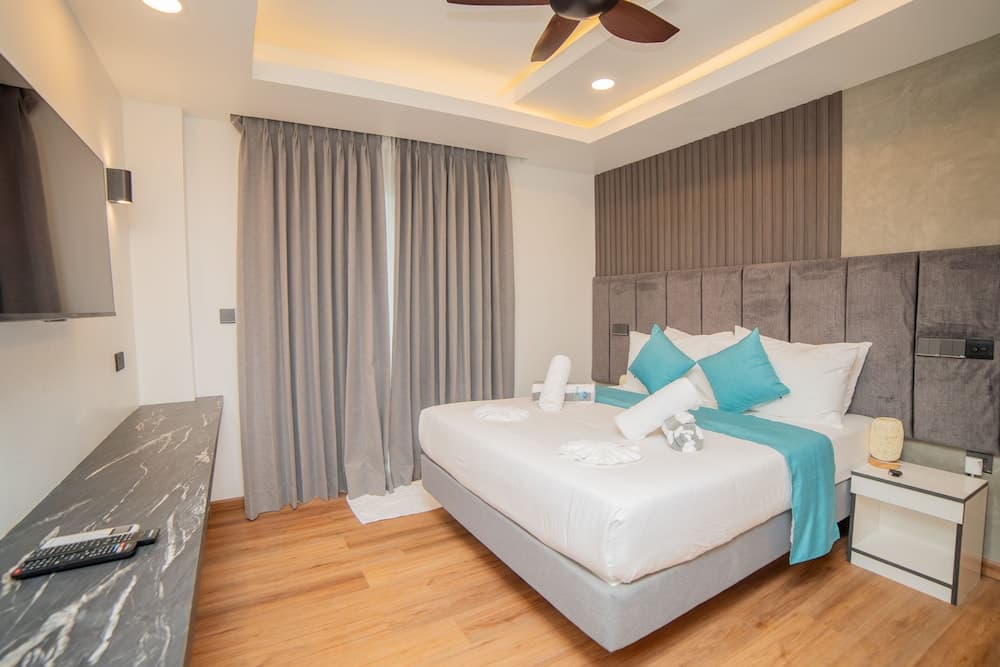 Whaleshark Beach - View 19