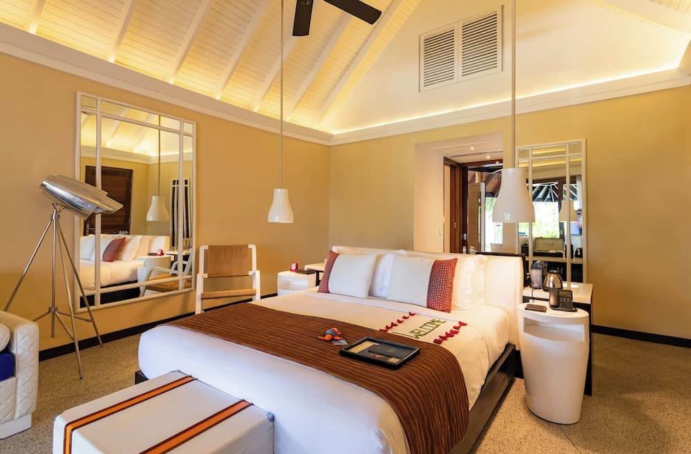 Constance Halaveli - View 152