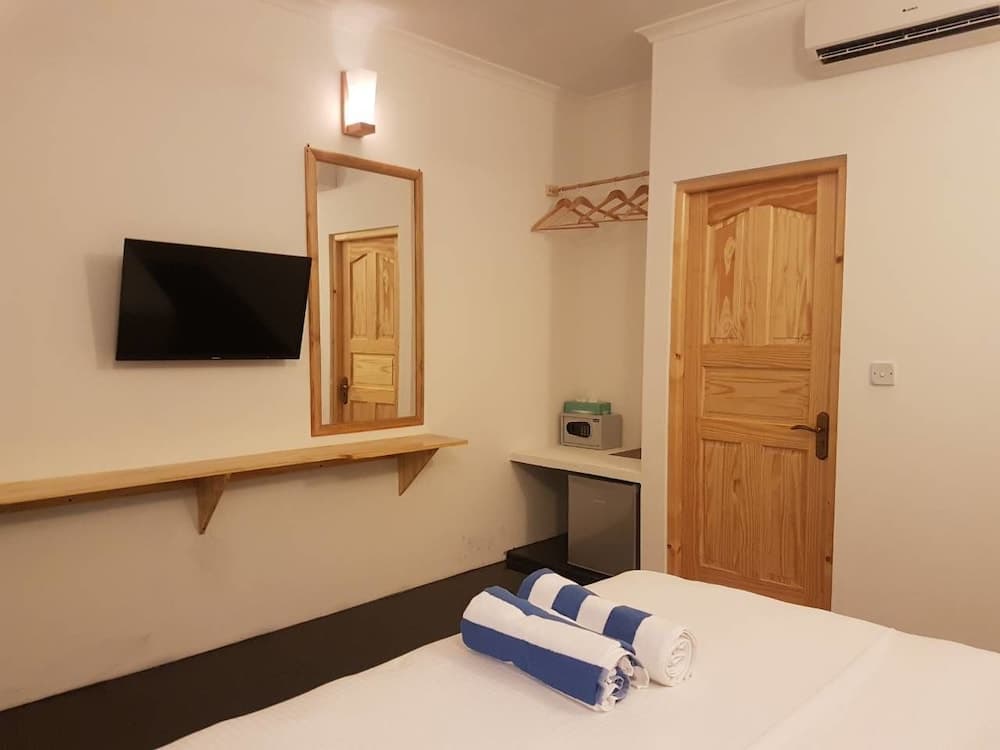 Thoddoo Beach Holiday Inn - View 32