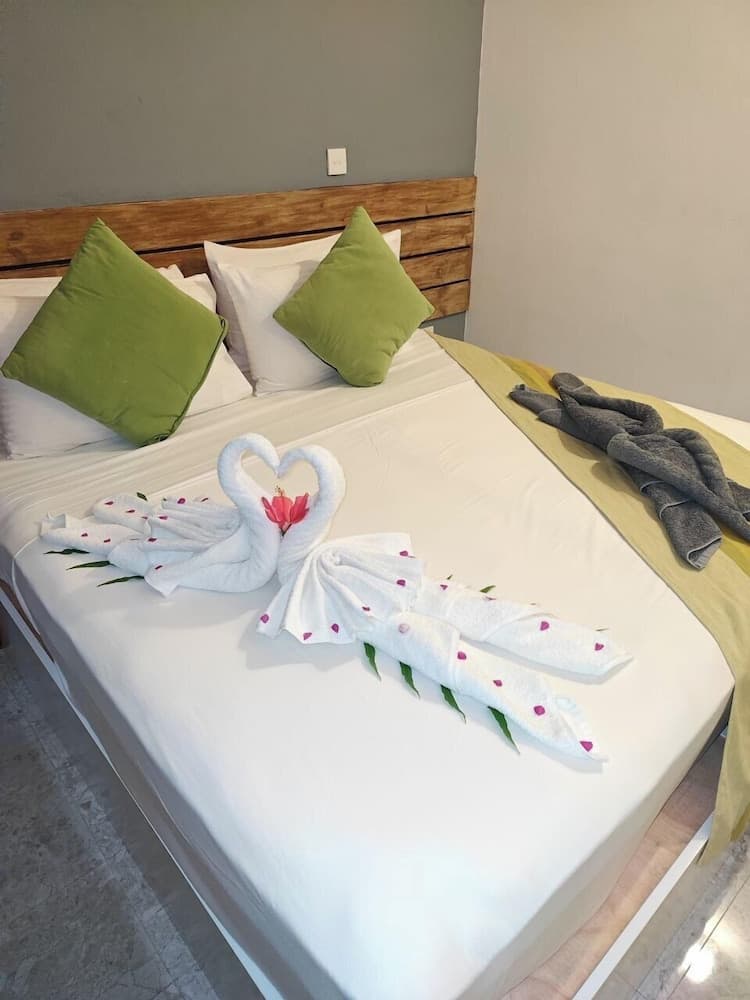 Seascape Retreats Dhigurah - View 13