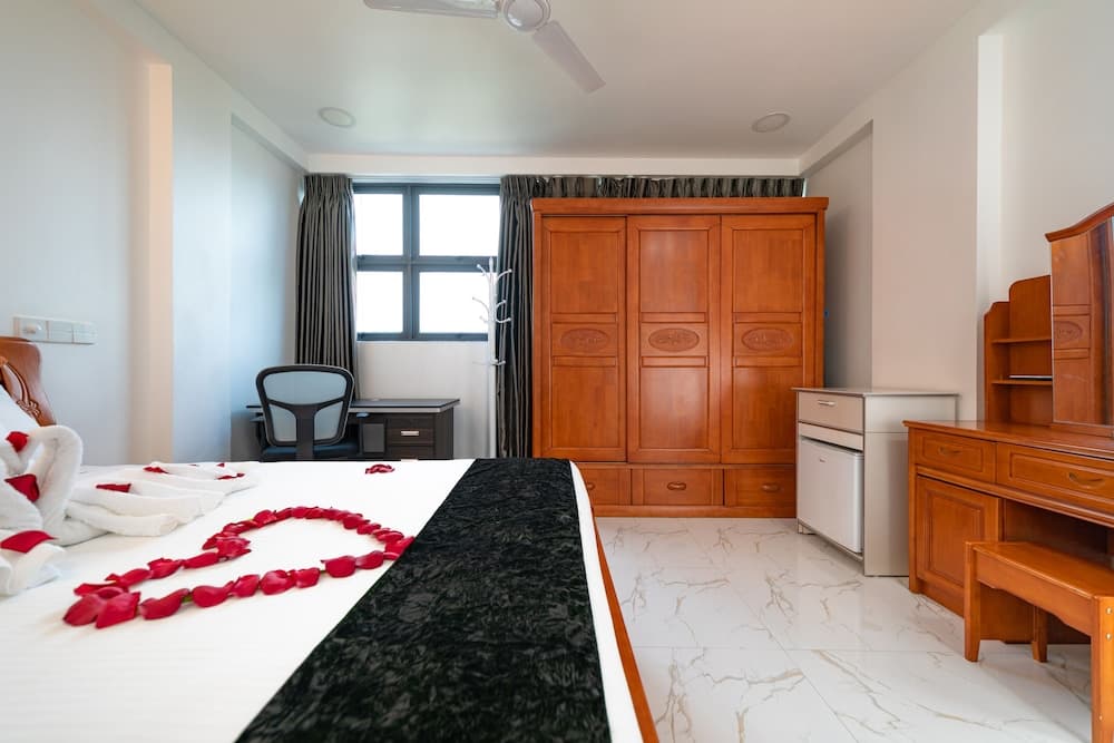 White Beach Holiday - View 8