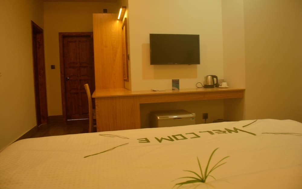 Equator Residence - View 18