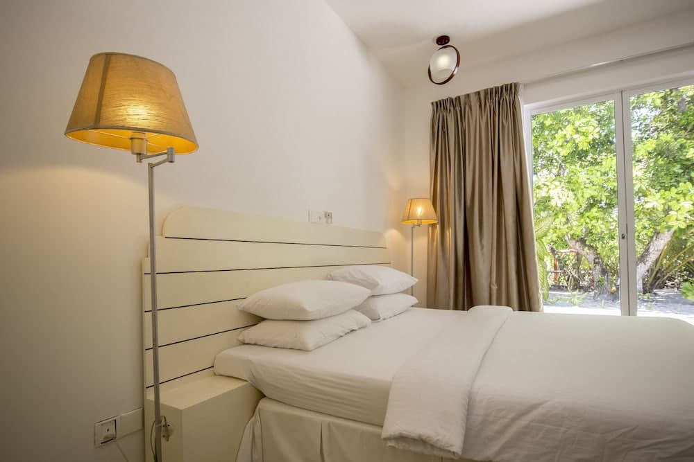 Dhigurah Retreat Beach - View 6