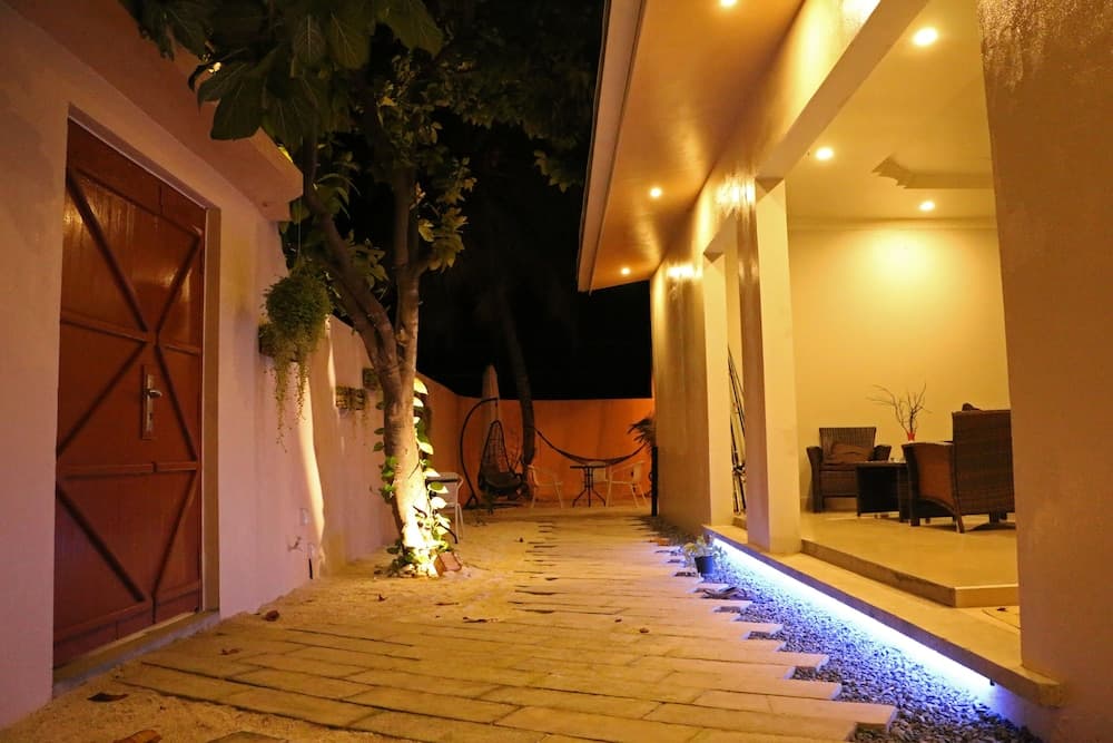 Omadhoo Inn - View 30