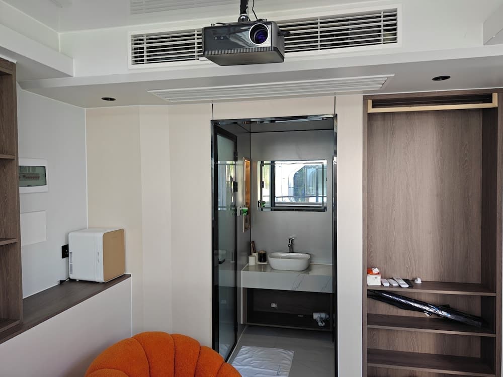 Sunny Pavilion - View 10