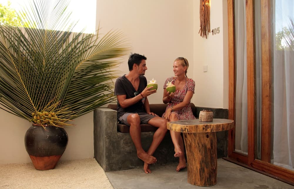 Dhiffushi White Sand Beach Hotel - View 1