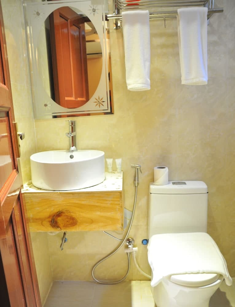 Koamas Lodge - View 3