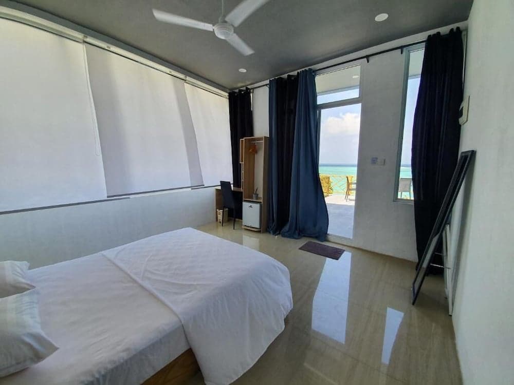 String Wave Maldives - View 3