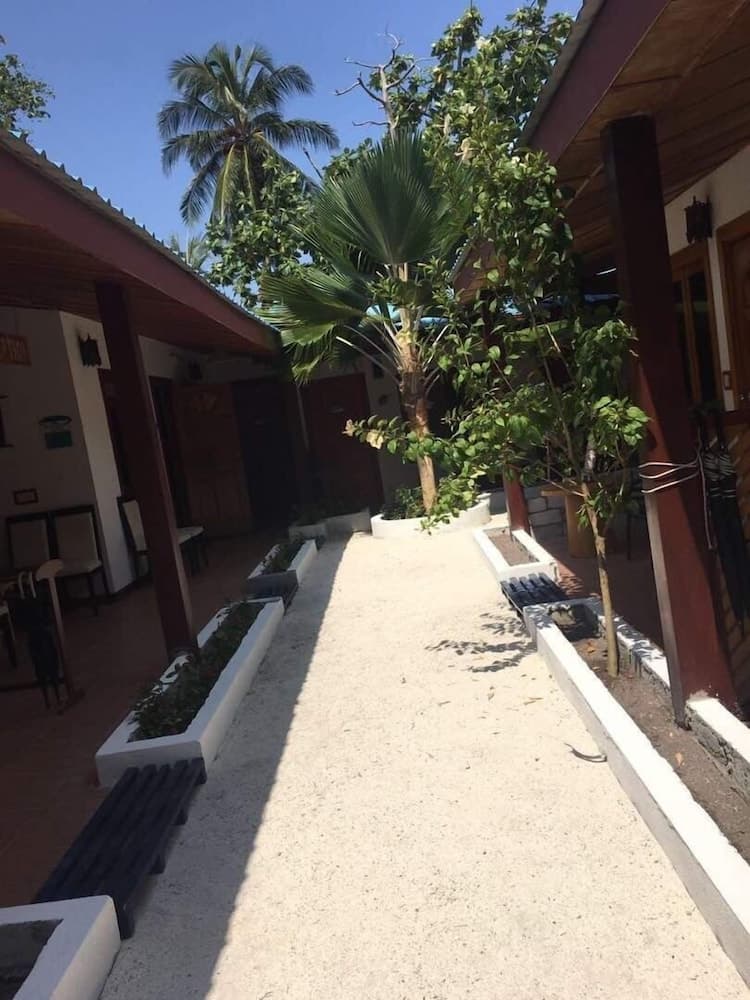 Hudhu Raakani Lodge - View 38