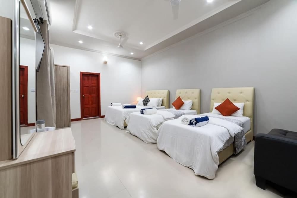 LA CASA VILLA - View 1