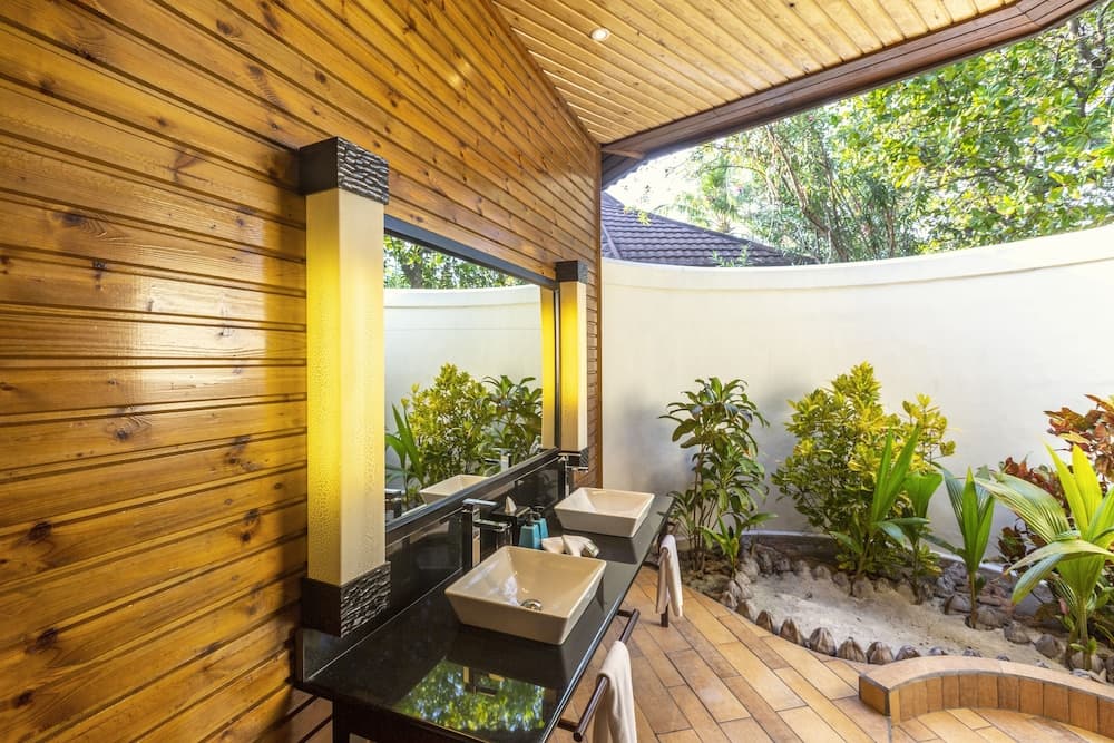 Komandoo Maldives Island Resort - View 36