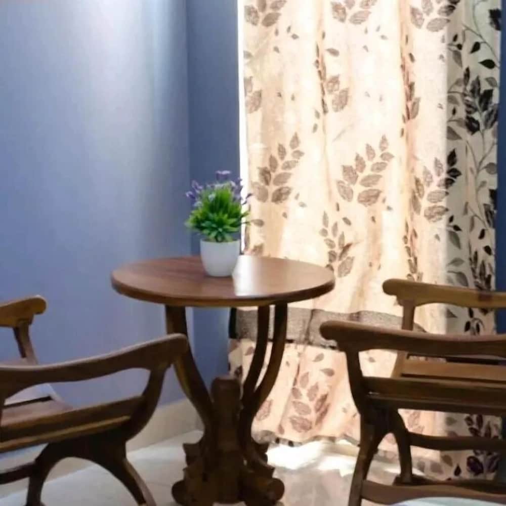 Everest Lodge - View 3