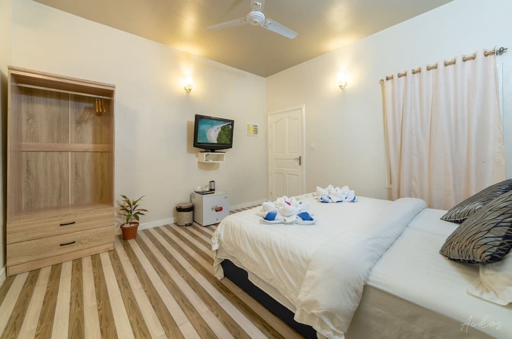 Starry Night At Ukulhas - View 9