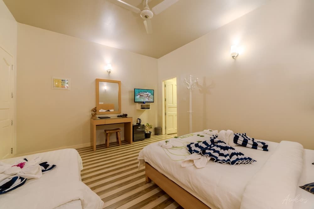 Starry Night At Ukulhas - View 7