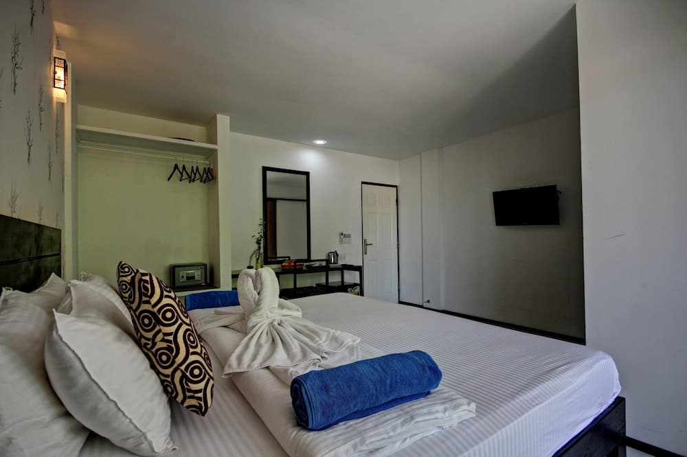 Crown Beach Hotel Maldives - View 14